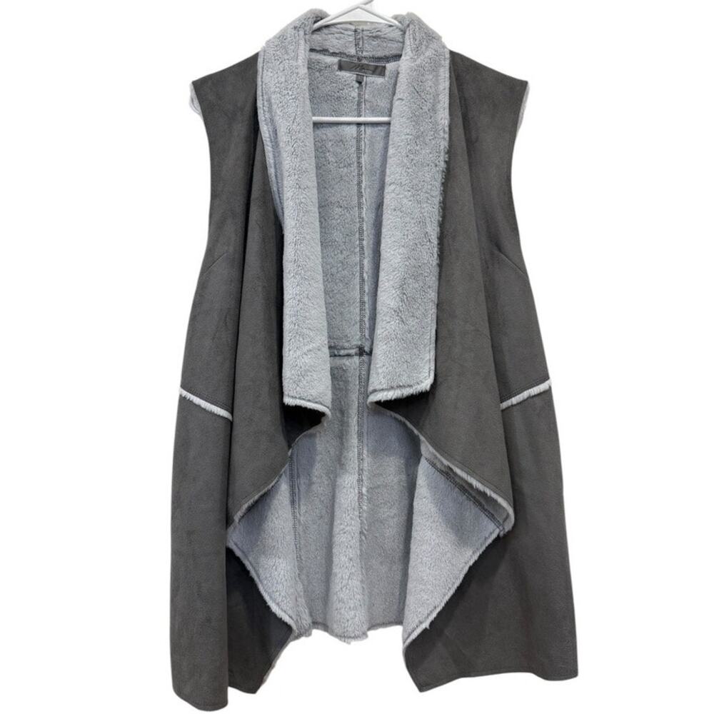 Mia + Tess Grey Faux Suede Vest with Faux Fur Lining Size Large